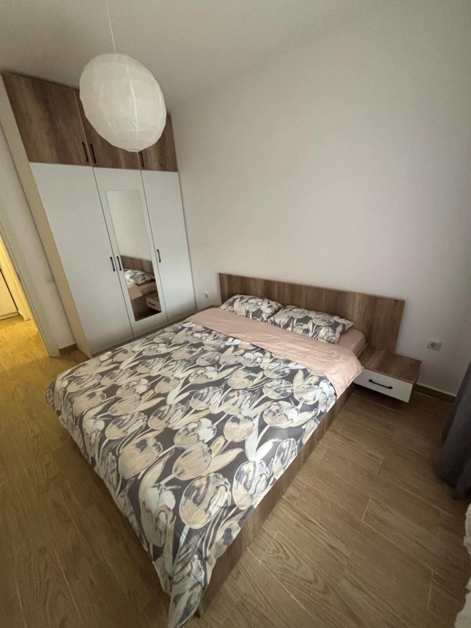 Militari Comfort Apartment Roşu Dış mekan fotoğraf